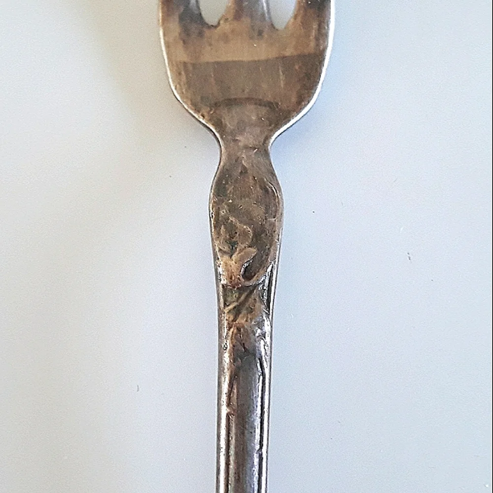 1877 Niagara Falls Silver Co. 3-Tine Fork 7.25